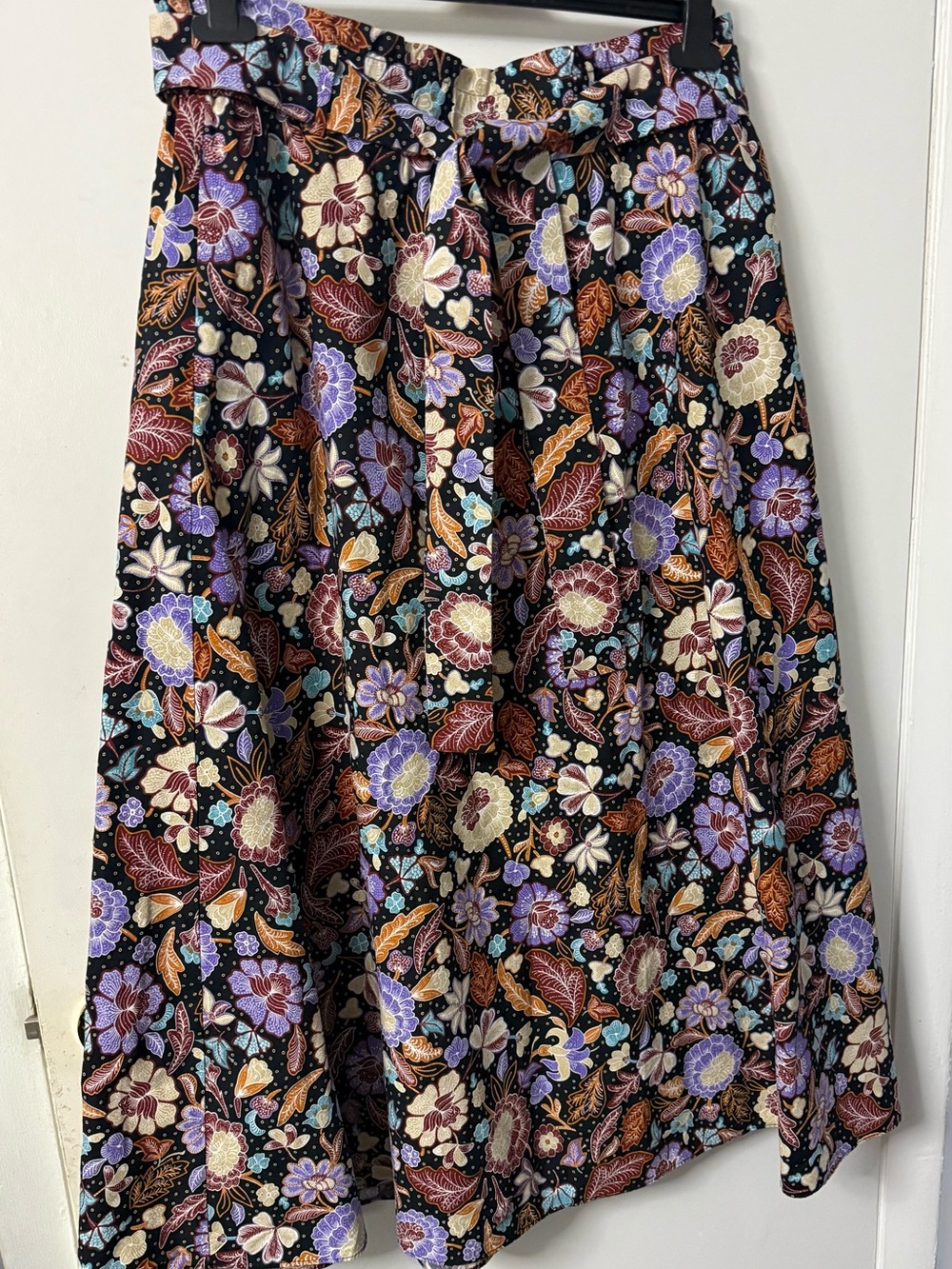 Ann Taylor Black Floral Circle Skirt with Purple & Tan Accents